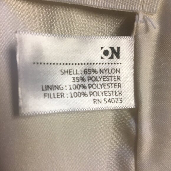 Old Navy Puffer Vest Womens Medium Cream Pockets Full Zip with Snap Storm Flap - Picture 9 of 10